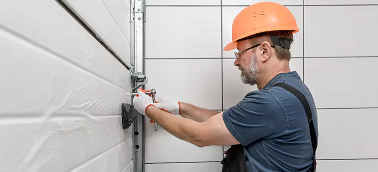 Garage Door Repair in Palm Valley